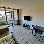 شقة With Balcony, نيوس