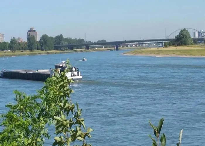 With Balcony, Appartement