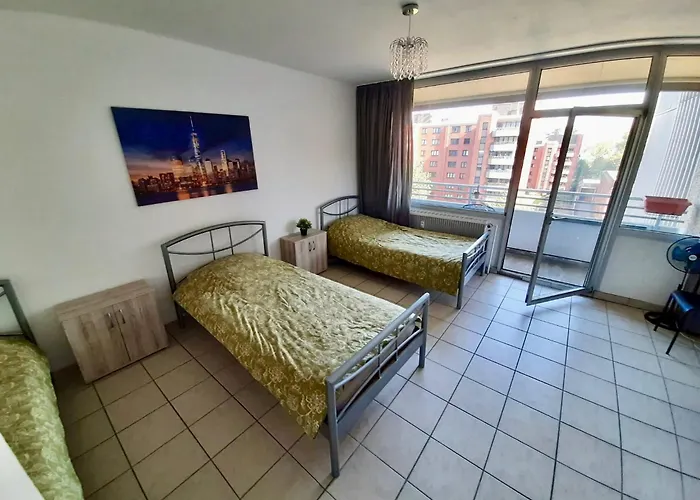 With Balcony, Appartement